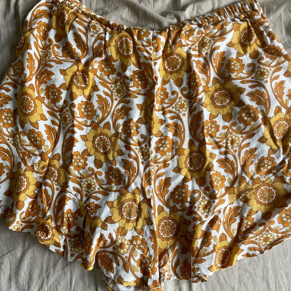Ghanda Ruffle Shorts 🌼 - Picture 4 of 4